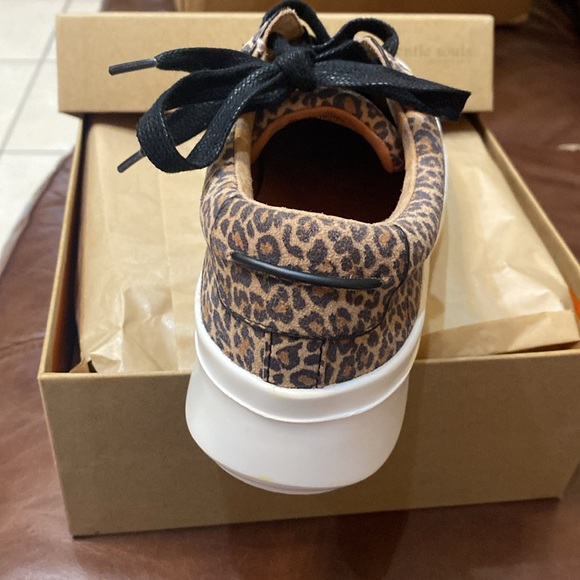 Keneth Cole - Gentle Souls - Picture 2 of 5